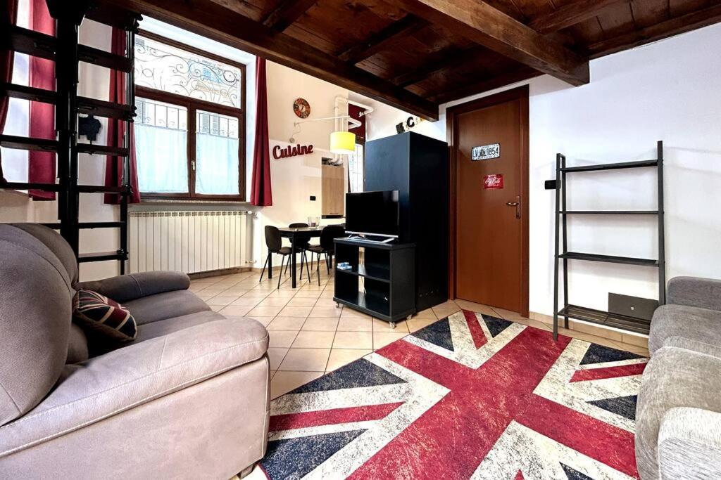 Grazioso Loft A 5 Minuti Dal Centro Di Torinoアパートメント エクステリア 写真